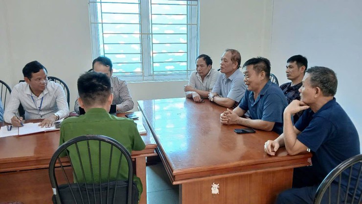 Bí thư Đảng ủy, Chủ tịch HĐND xã Hòa Lạc chủ trì buổi tiếp công dân định kỳ tháng 7/2025- Ảnh 3.
