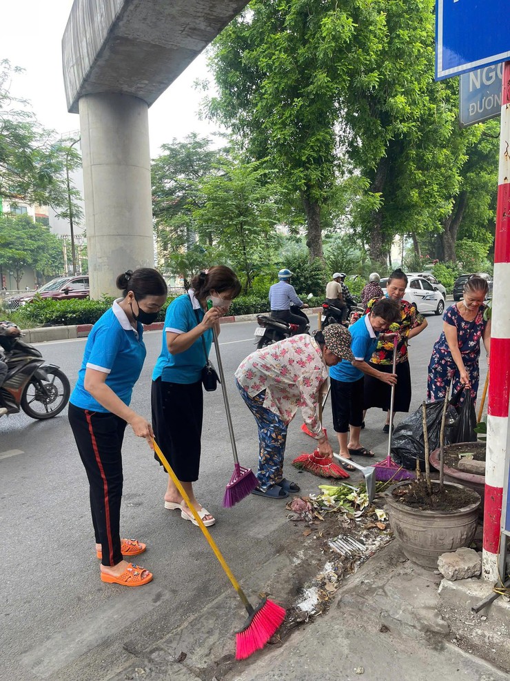 Phường Đống Đa phát động đợt thi đua cao điểm về trật tự đô thị - an toàn giao thông - vệ sinh môi trường- Ảnh 1.