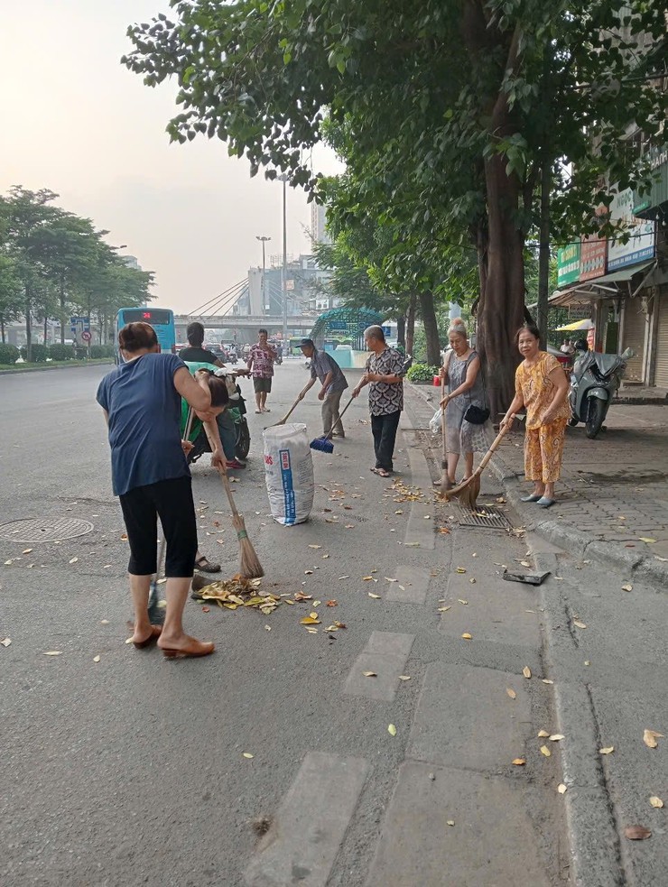 Các khu dân cư, tổ dân phố phường Đống Đa ra quân "Ngày cuối tuần xanh"- Ảnh 3.
