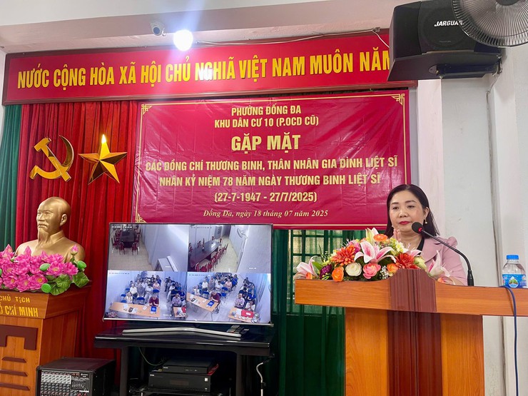 Khu dân cư 10 Ô Chợ Dừa, phường Đống Đa tổ chức Gặp mặt các đồng chí thương binh, thân nhân gia đình liệt sĩ nhân kỉ niệm 78 năm Ngày Thương binh, Liệt sĩ - Ảnh 2.