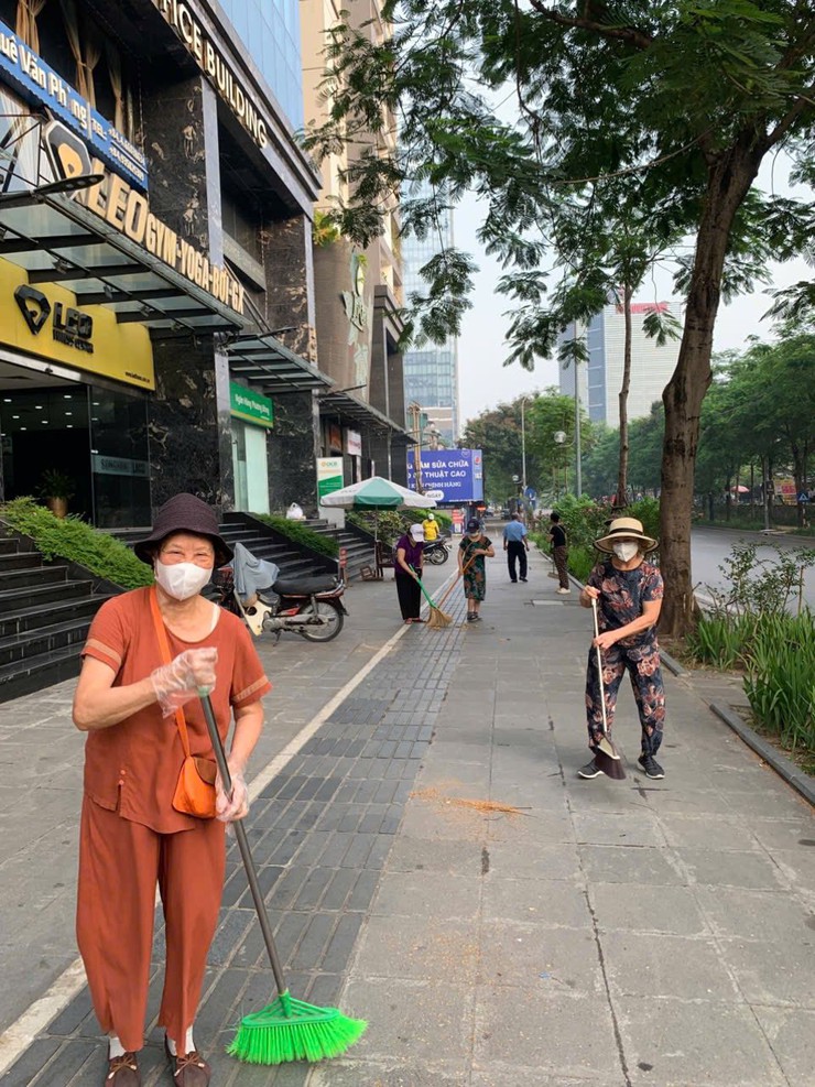 Các khu dân cư, tổ dân phố phường Đống Đa ra quân "Ngày cuối tuần xanh"- Ảnh 5.