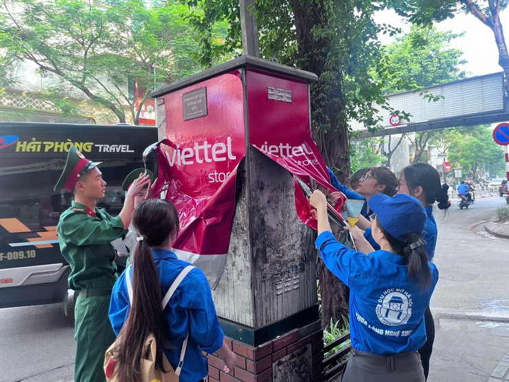 Tuổi trẻ Đống Đa ra quân Ngày chủ nhật xanh lần thứ IV và hưởng ứng phong trào thi đua "Sáng - xanh - sạch - đẹp" trên địa bàn phường- Ảnh 9.