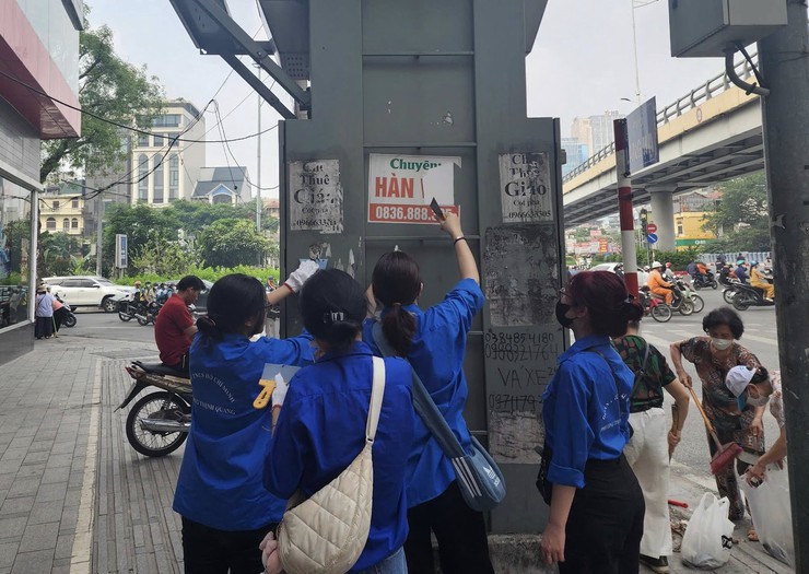 Tuổi trẻ Đống Đa ra quân Ngày chủ nhật xanh lần thứ IV và hưởng ứng phong trào thi đua "Sáng - xanh - sạch - đẹp" trên địa bàn phường- Ảnh 5.