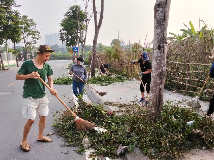 Phường Long Biên ra quân đảm bảo an ninh chính trị, trật tự an toàn xã hội – an toàn giao thông, trật tự xây dựng và đảm bảo vệ sinh môi trường- Ảnh 11.