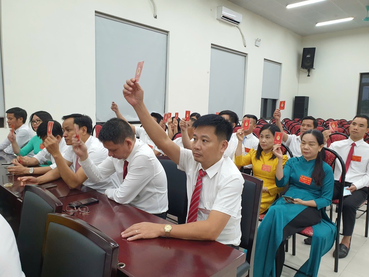 Đại hội Đảng bộ UBND phường Phú Lương lần thứ Nhất, nhiệm kỳ  2025-2030 thành công tốt đẹp- Ảnh 2.
