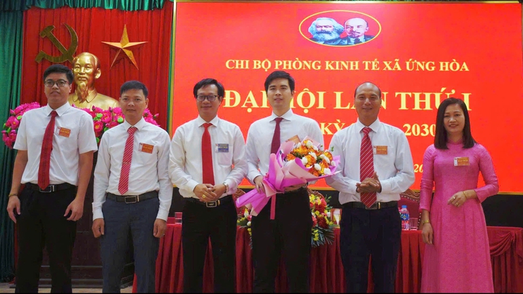 ĐẠI HỘI CÁC CHI BỘ TRỰC THUỘC ĐẢNG UỶ UBND XÃ ỨNG HOÀ LẦN THỨ NHẤT, NHIỆM KỲ 2025 – 20230.- Ảnh 5.