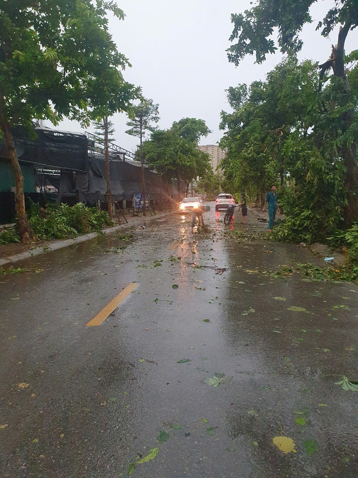 Phường Long Biên chủ động ứng phó với cơn bão số 3, đảm bảo an toàn cho nhân dân- Ảnh 1.