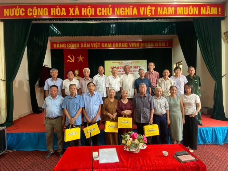 CÁC THÔN, KHU, TỔ DÂN PHỐ TRÊN ĐỊA BÀN XÃ THƯ LÂM TỔ CHỨC GẶP MẶT NGƯỜI CÓ CÔNG NHÂN KỶ NIỆM 78 NĂM NGÀY THƯƠNG BINH - LIỆT SĨ (27/7/1947 – 27/7/2025)- Ảnh 2.
