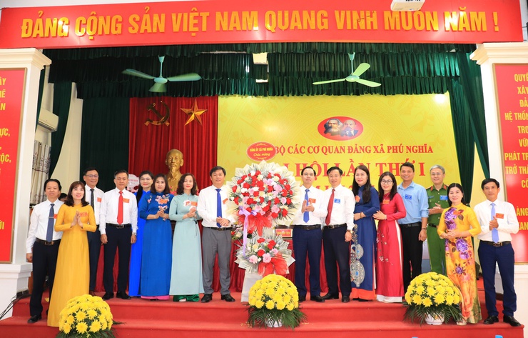 Đảng bộ các Cơ quan Đảng xã Phú Nghĩa: Xây dựng tổ chức Đảng trong sạch, vững mạnh, hành động vì nhân dân- Ảnh 1.