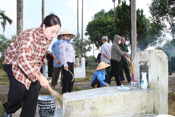 MTTQ xã Hòa Xá tổ chức nhiều hoạt động thiết thực kỷ niệm 78 năm Ngày Thương binh - Liệt sỹ và chào mừng Đại hội Đảng các cấp- Ảnh 11.
