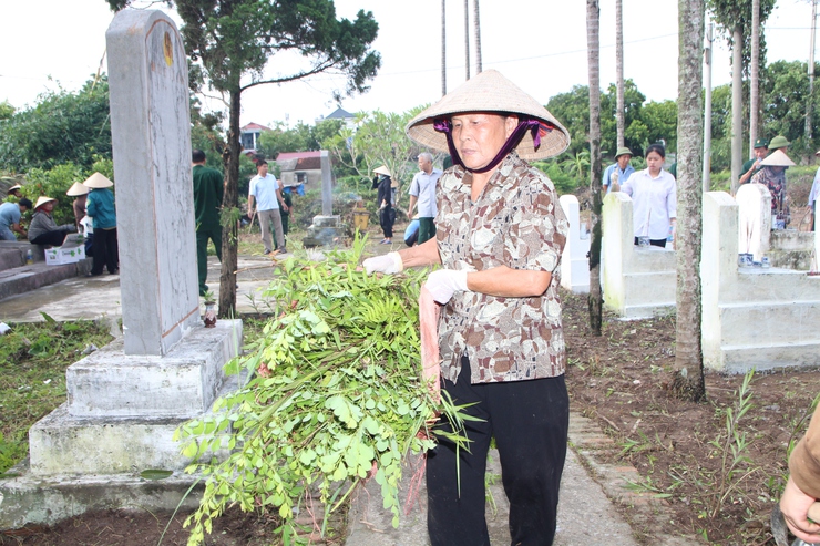 MTTQ xã Hòa Xá tổ chức nhiều hoạt động thiết thực kỷ niệm 78 năm Ngày Thương binh - Liệt sỹ và chào mừng Đại hội Đảng các cấp- Ảnh 12.