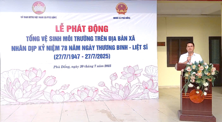 Xã Phù Đổng ra quân vệ sinh môi trường đảm bảo “Sáng - xanh - sạch - đẹp”- Ảnh 3.