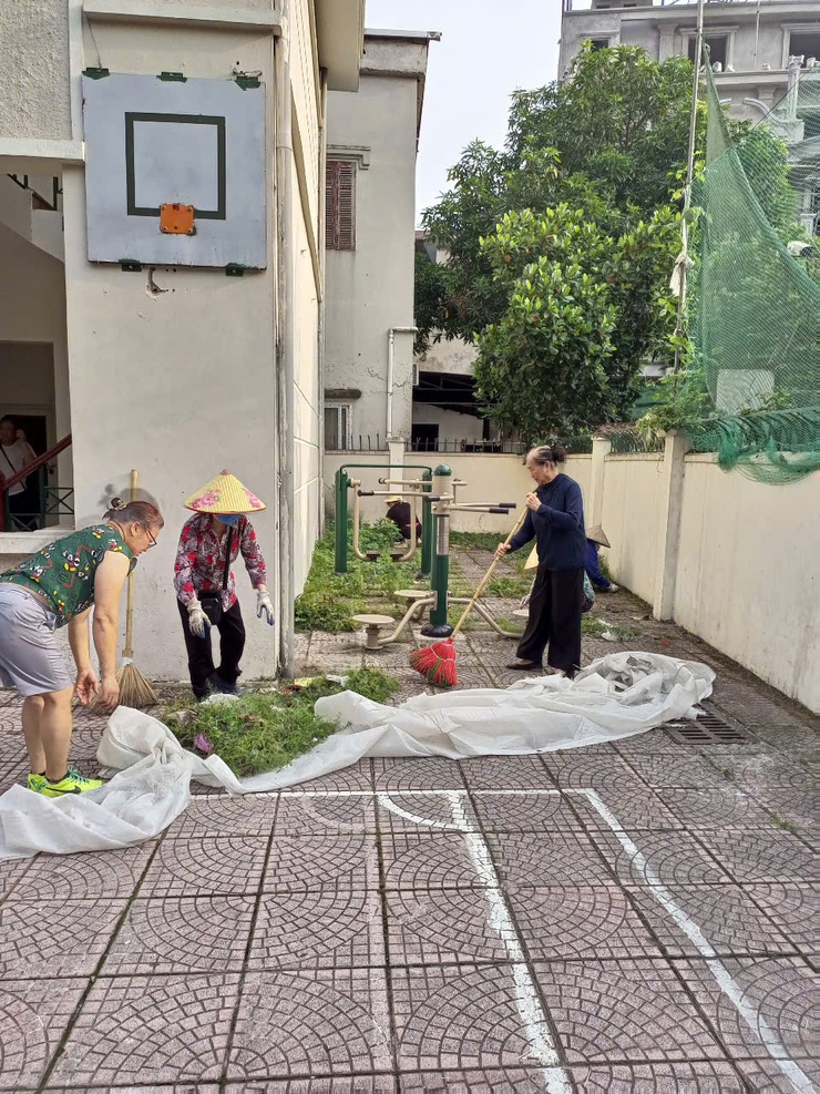 Phường Long Biên ra quân đảm bảo an ninh chính trị, trật tự an toàn xã hội – an toàn giao thông, trật tự xây dựng và đảm bảo vệ sinh môi trường- Ảnh 13.