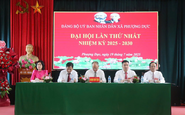 ĐẢNG BỘ UBND XÃ PHƯỢNG DỰC TỔ CHỨC THÀNH CÔNG ĐẠI HỘI LẦN THỨ NHẤT, NHIỆM KỲ 2025-2030- Ảnh 1.