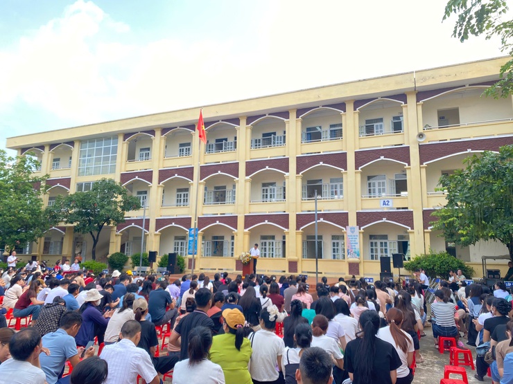 Hơn 6000 học sinh cấp tiểu học của xã Quang Minh sẽ được hỗ trợ ăn bán trú năm học 2025- 2026- Ảnh 1.