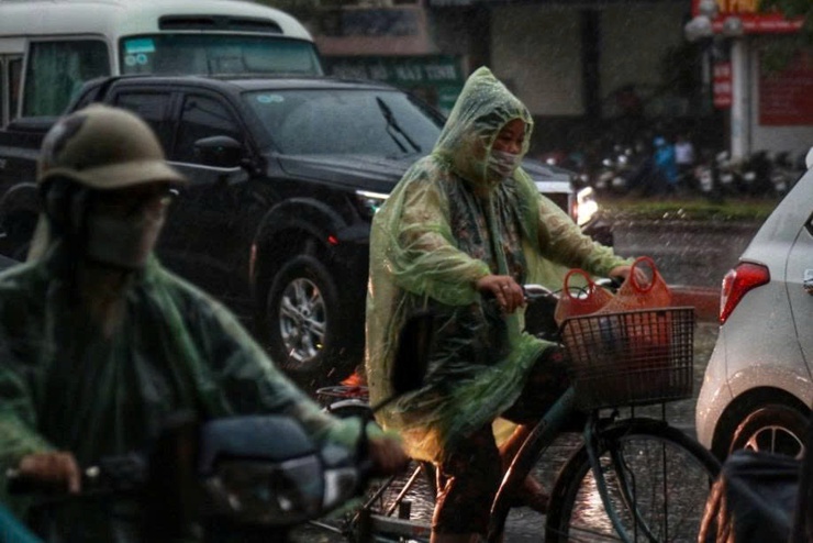 Dự báo thời tiết 20/7/2025, miền Bắc giảm nắng nóng, có mưa rào và giông rải rác, cục bộ có nơi mưa to.- Ảnh 1.