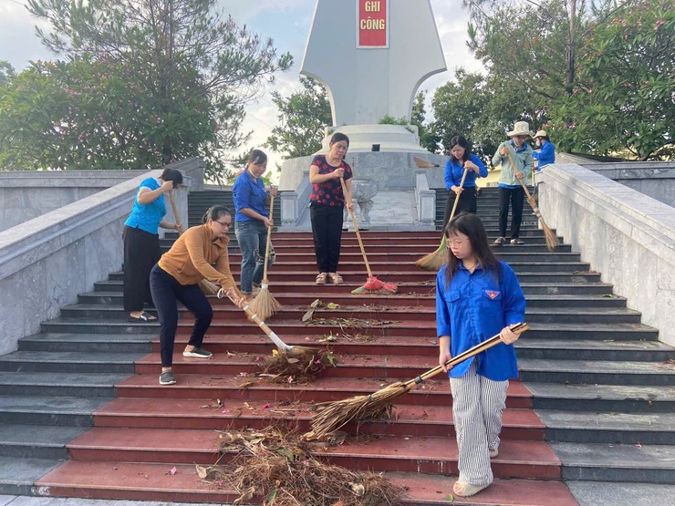 XÃ THANH OAI: RA QUÂN HƯỞNG ỨNG NGÀY CUỐI TUẦN XANH- Ảnh 2.
