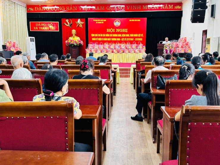 Tri Ân Người Có Công: MTTQ xã Thanh Trì - Gia đình Sen xanh tặng quà tới các đồng chí thương Binh, bệnh Binh và thân nhân liệt sỹ- Ảnh 5.