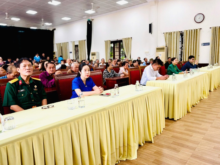 Tri Ân Người Có Công: MTTQ xã Thanh Trì - Gia đình Sen xanh tặng quà tới các đồng chí thương Binh, bệnh Binh và thân nhân liệt sỹ- Ảnh 7.