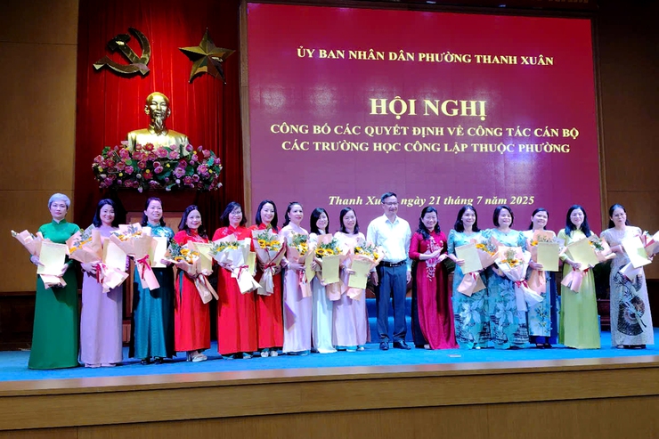 Phường Thanh Xuân tổ chức Hội nghị công bố các quyết định về công tác cán bộ các trường học công lập thuộc phường- Ảnh 3.