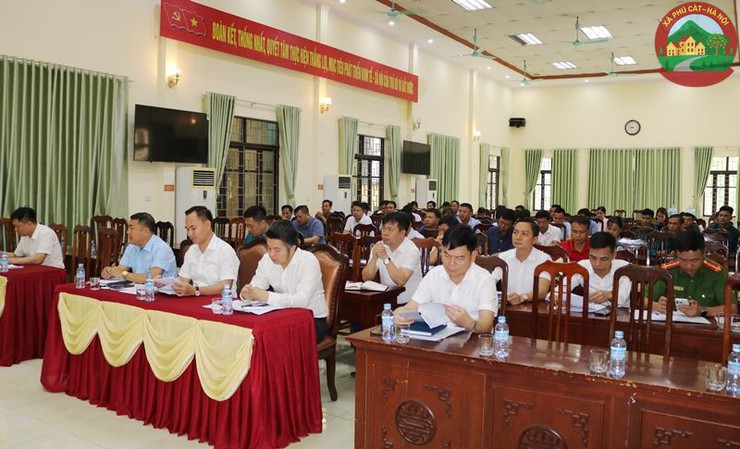Phú Cát triển khai công tác phòng thủ dân sự và chủ động ứng phó với cơn bão số 3- Ảnh 1.
