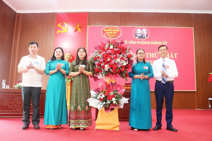 Chi bộ Văn phòng Đảng ủy xã Hòa Phú tổ chức thành công Đại hội lần thứ nhất, nhiệm kỳ 2025 – 2030- Ảnh 4.