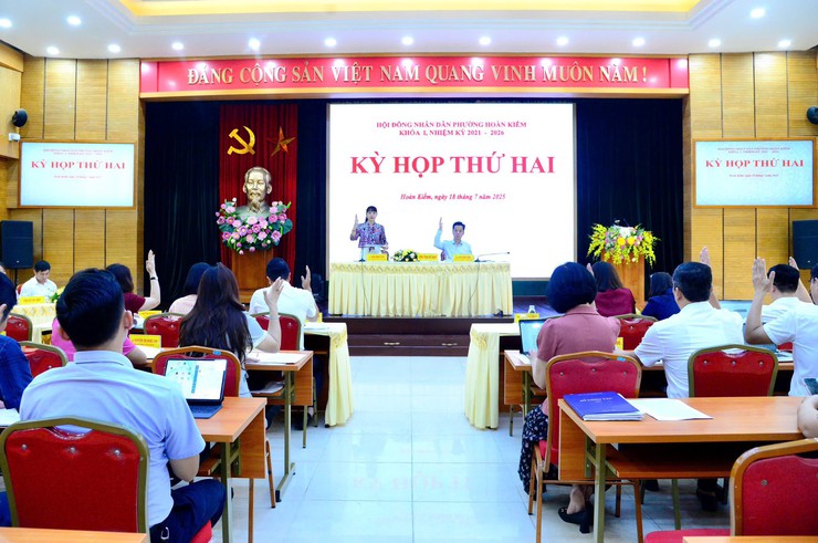  HĐND phường Hoàn Kiếm thông qua các nghị quyết quan trọng- Ảnh 10.