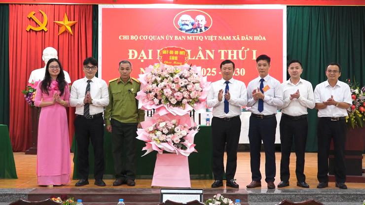 ĐẠI HỘI CHI BỘ CƠ QUAN ỦY BAN MTTQ VIỆT NAM XÃ DÂN HÒA LẦN THỨ I, NHIỆM KỲ 2025–2030- Ảnh 1.