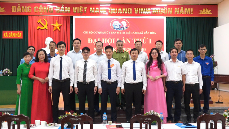 ĐẠI HỘI CHI BỘ CƠ QUAN ỦY BAN MTTQ VIỆT NAM XÃ DÂN HÒA LẦN THỨ I, NHIỆM KỲ 2025–2030- Ảnh 9.