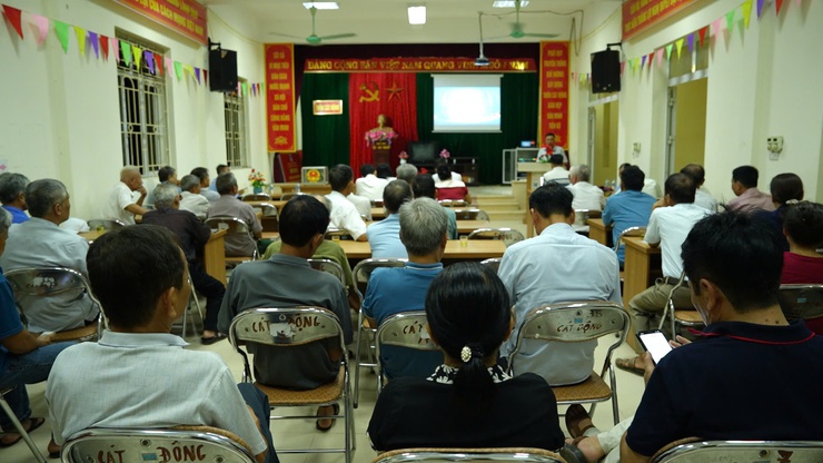 Phó Bí thư thường trực Đảng ủy Khuất Hữu Tuấn dự sinh hoạt chi bộ thôn Cát Động- Ảnh 1.