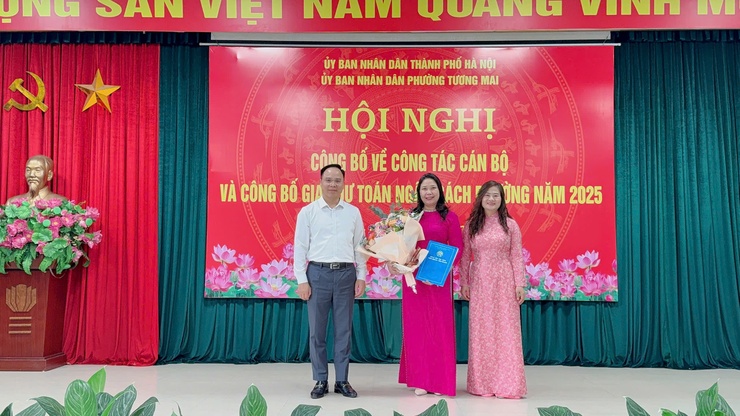 Hội nghị Công bố về công tác cán bộ và công bố dự toán ngân sách phường Tương Mai năm 2025
- Ảnh 6.