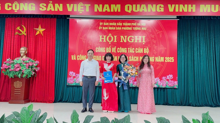 Hội nghị Công bố về công tác cán bộ và công bố dự toán ngân sách phường Tương Mai năm 2025
- Ảnh 15.