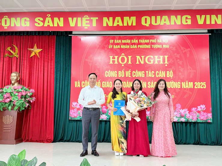 Hội nghị Công bố về công tác cán bộ và công bố dự toán ngân sách phường Tương Mai năm 2025
- Ảnh 25.