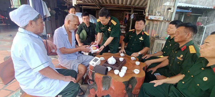 HỘI CỰU CHIẾN BINH XÃ SÓC SƠN THĂM KHÁM SỨC KHOẺ VÀ TẶNG QUÀ HỘI VIÊN- Ảnh 2.