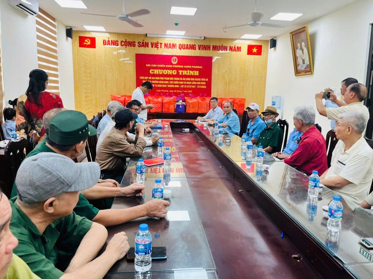 Hội Cựu chiến binh phường Xuân Phương tổ chức gặp mặt, tri ân các Thương binh, Bệnh binh và nạn nhân chất độc da cam- Ảnh 1.