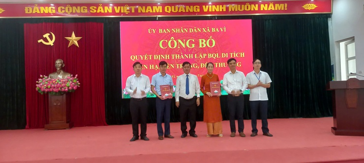 XÃ BA VÌ - CÔNG BỐ QUYẾT ĐỊNH THÀNH LẬP BQL DI TÍCH ĐỀN HẠ, ĐỀN TRUNG, ĐỀN THƯỢNG- Ảnh 1.