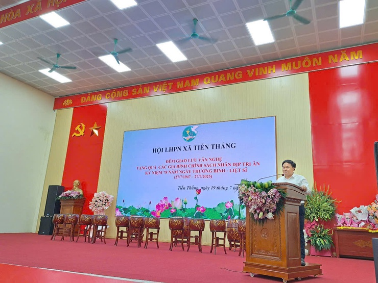 Hội LHPN xã Tiến Thắng tổ chức đêm giao lưu văn nghệ và tặng quà tri ân nhân dịp kỉ niệm 78 năm ngày thương binh liệt sĩ- Ảnh 3.