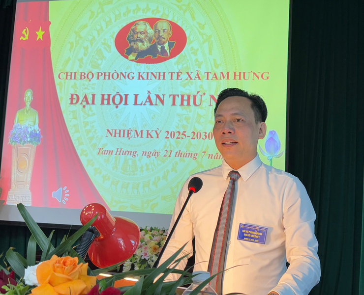 Đại hội Chi bộ Phòng Kinh tế lần thứ Nhất nhiệm kỳ 2025-2030: Chủ động, quyết liệt, sát thực tiễn- Ảnh 4.