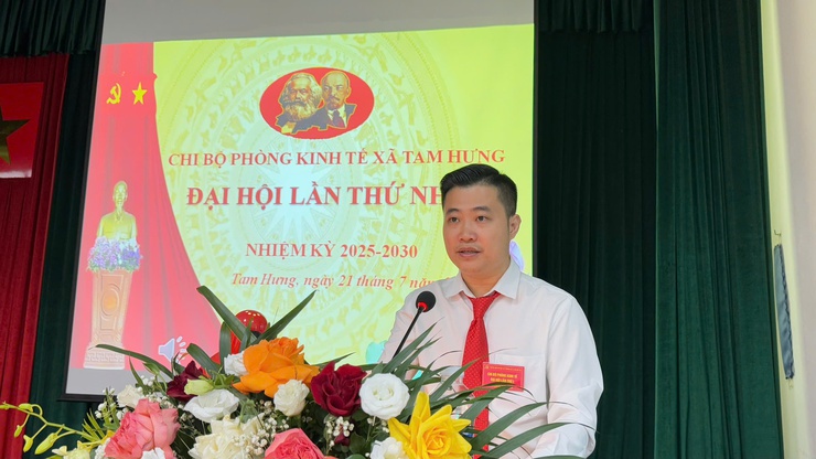 Đại hội Chi bộ Phòng Kinh tế lần thứ Nhất nhiệm kỳ 2025-2030: Chủ động, quyết liệt, sát thực tiễn- Ảnh 2.
