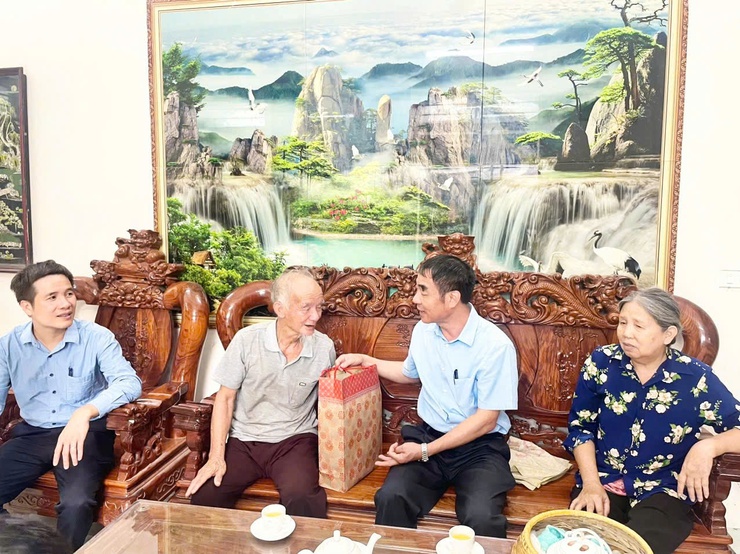 PHƯỜNG YÊN NGHĨA TỔ CHỨC CÁC HOẠT ĐỘNG TRI ÂN NHÂN DỊP KỶ NIỆM 78 NĂM NGÀY THƯƠNG BINH - LIỆT SĨ (27/7/1947 – 27/7/2025)- Ảnh 3.