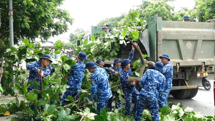Bình Minh ra quân giải tỏa vi phạm lấn chiếm hành lang an toàn giao thông- Ảnh 3.