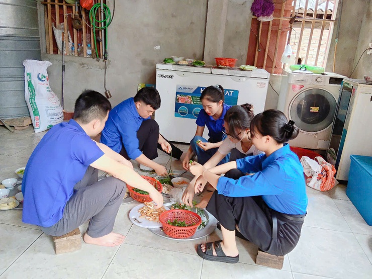 “Bữa cơm nghĩa tình - Ấm áp yêu thương”- Ảnh 2.