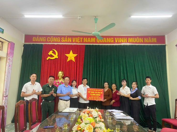 UB MTTQ xã Bất Bạt tiếp nhận ủng hộ Quỹ “Vì người nghèo”- Ảnh 1.