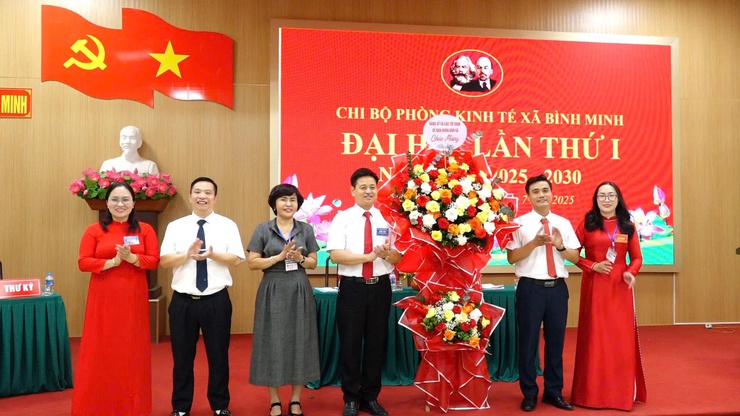 Chi bộ Phòng Kinh tế xã Bình Minh tổ chức Đại hội lần thứ nhất, nhiệm kỳ 2025-2030- Ảnh 1.