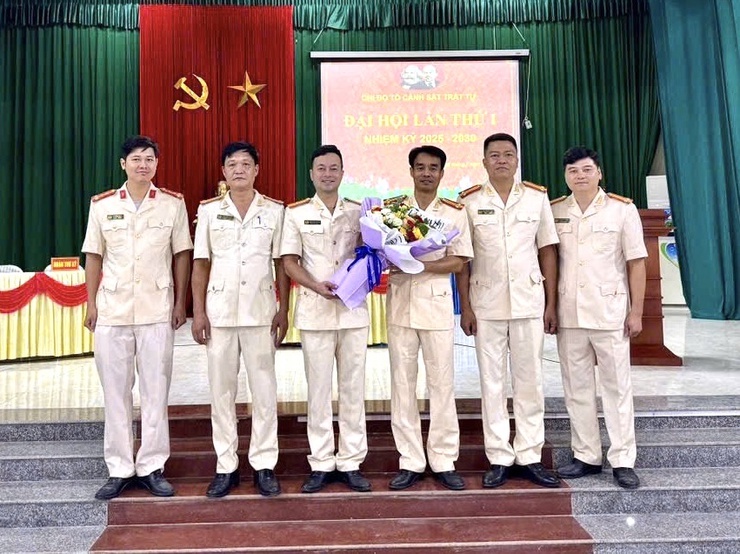 CÁC CHI BỘ TRỰC THUỘC ĐẢNG BỘ CÔNG AN XÃ ỨNG HÒA TỔ CHỨC ĐẠI HỘI LẦN THỨ I, NHIỆM KỲ 2025 – 2030.- Ảnh 6.