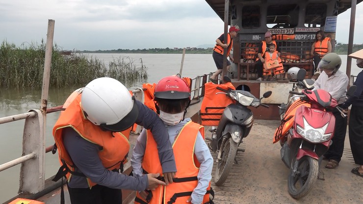 Chủ tịch UBND xã Minh Châu kiểm tra công tác phòng, chống bão số 3 tại bến đò ngang và các điểm trọng yếu trên địa bàn xã- Ảnh 3.