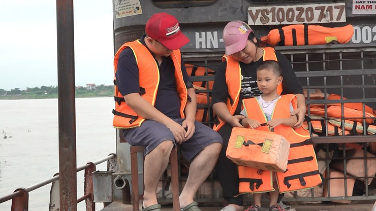 Chủ tịch UBND xã Minh Châu kiểm tra công tác phòng, chống bão số 3 tại bến đò ngang và các điểm trọng yếu trên địa bàn xã- Ảnh 4.