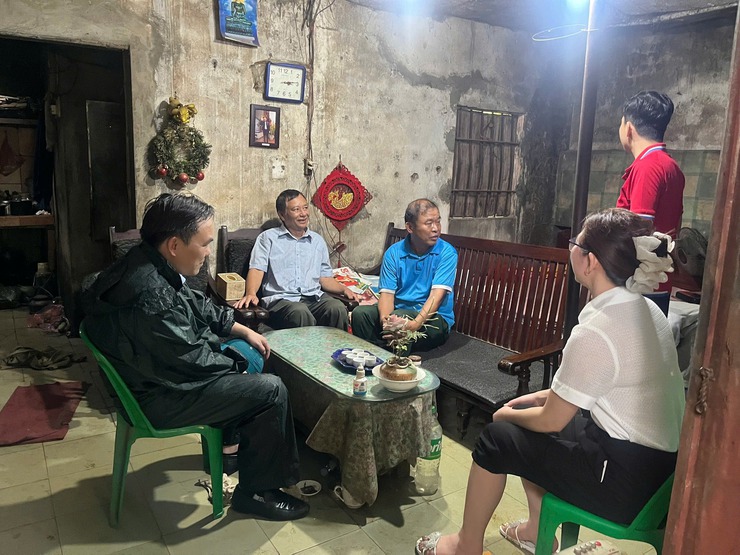 Hòa Lạc khẩn trương kiểm tra, gia cố công trình xây dựng bảo đảm an toàn cho người dân, nhà ở và các công trình xây dựng - Ảnh 1.