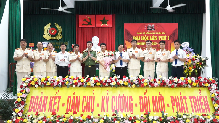 ĐẠI HỘI ĐẢNG BỘ CÔNG AN XÃ DÂN HÒA NHIỆM KỲ 2025 – 2030: PHÁT HUY VAI TRÒ NÒNG CỐT, GIỮ VỮNG AN NINH, TRẬT TỰ PHỤC VỤ PHÁT TRIỂN ĐỊA PHƯƠNG- Ảnh 16.