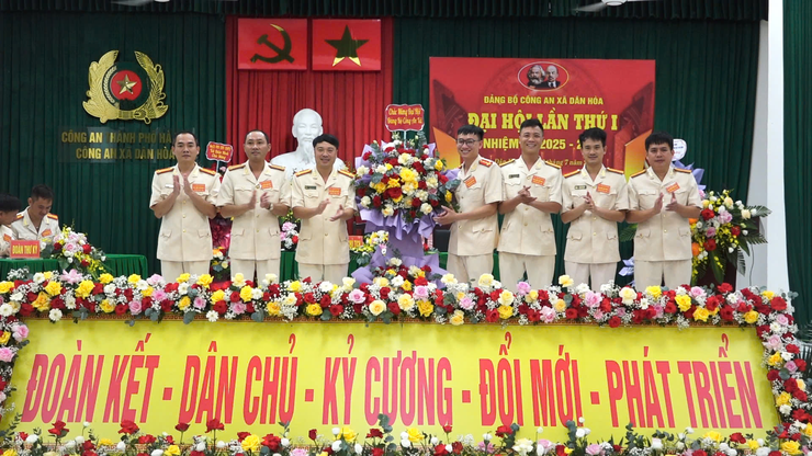 ĐẠI HỘI ĐẢNG BỘ CÔNG AN XÃ DÂN HÒA NHIỆM KỲ 2025 – 2030: PHÁT HUY VAI TRÒ NÒNG CỐT, GIỮ VỮNG AN NINH, TRẬT TỰ PHỤC VỤ PHÁT TRIỂN ĐỊA PHƯƠNG- Ảnh 4.